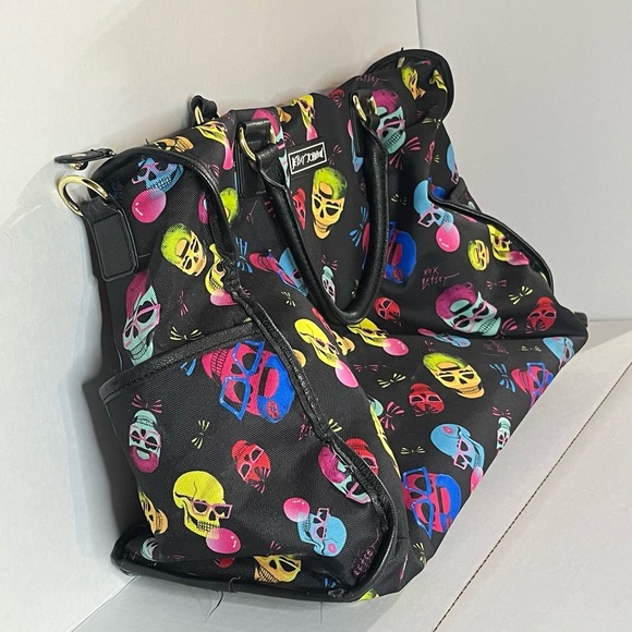 Betsey Johnson Skull Print Duffle Bag - Picture 5 of 10
